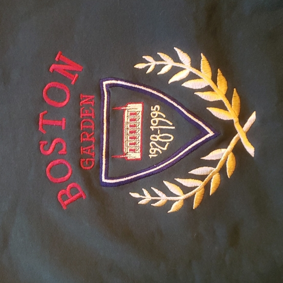 Vintage Boston Garden embroidered Sweatshirt from final year size is Medium - Picture 1 of 7